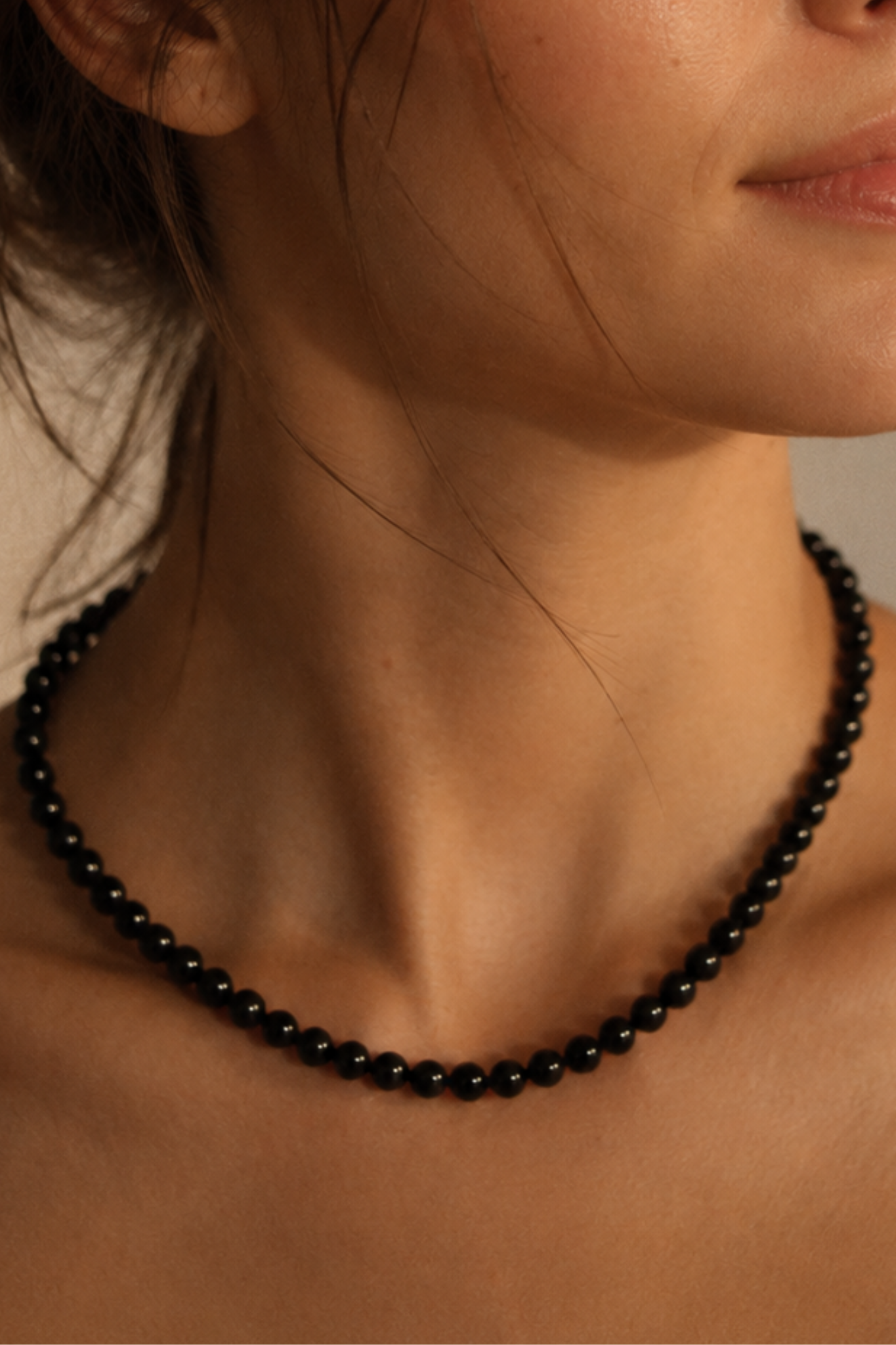 FREJA BLACK BEAD NECKLACE